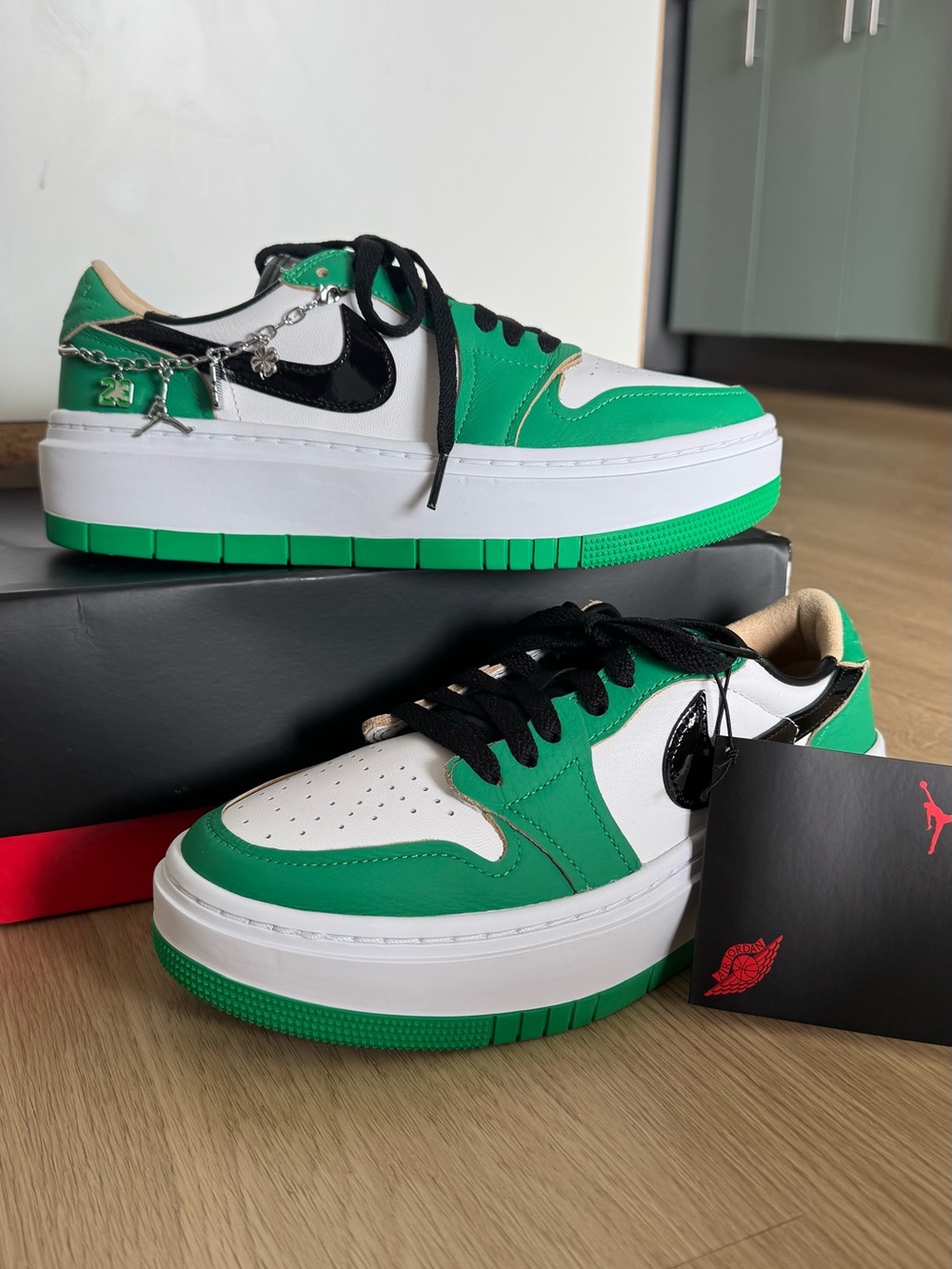 Nike Air Jordan 1 Elevate Low SE 'Lucky Green' Platform sneakers with chain s8.5